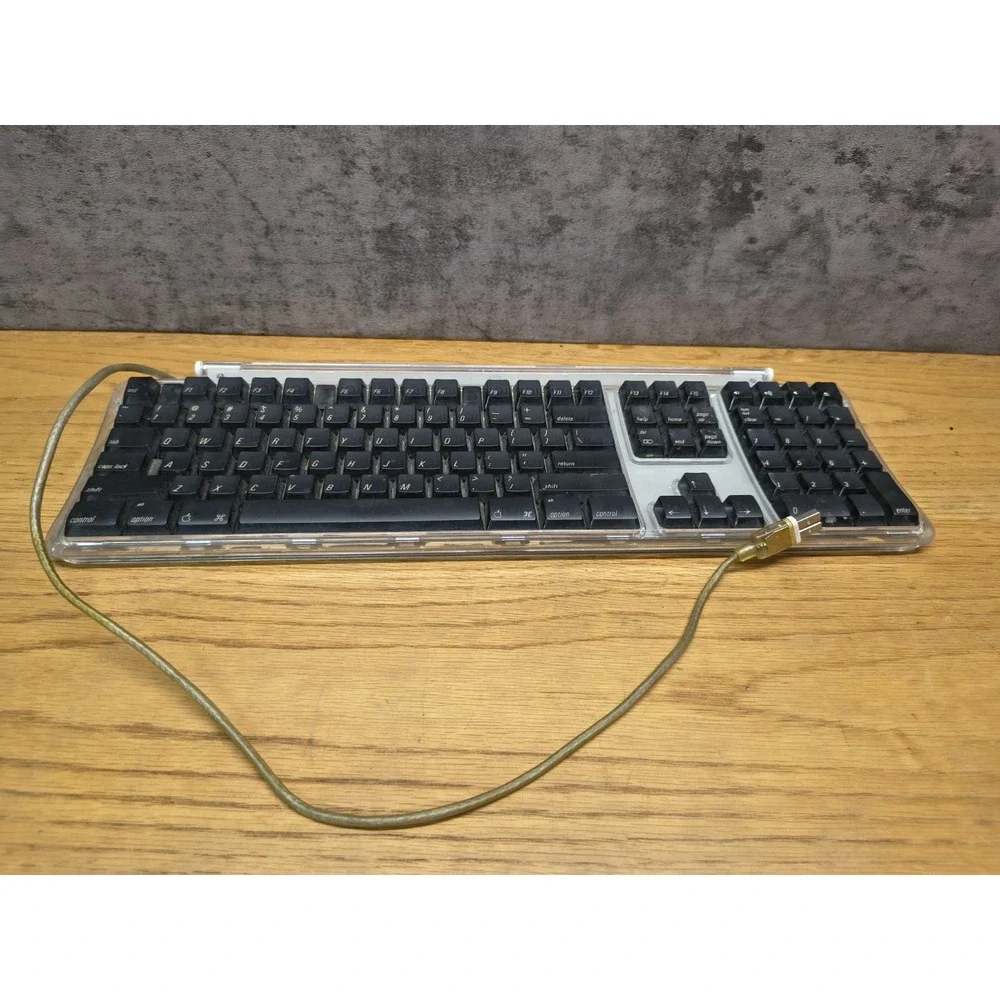 Apple Pro Keyboard M7803 Wired Clear Black